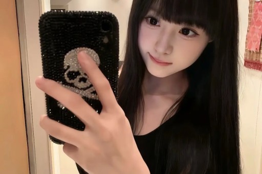 四大明星最新八卦：老燕子回归真相、迪丽热巴被截胡、黄杨钿甜恋情辟谣、严浩翔家庭纠纷！