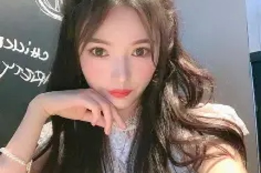 檀健次人设崩塌向女网红示弱频送红包风波后复出现场彻底失控