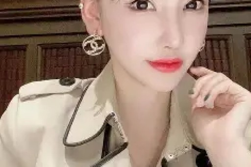 网红黄一鸣账号被封：从自曝未婚生女到遛狗冲突网红生涯大翻车