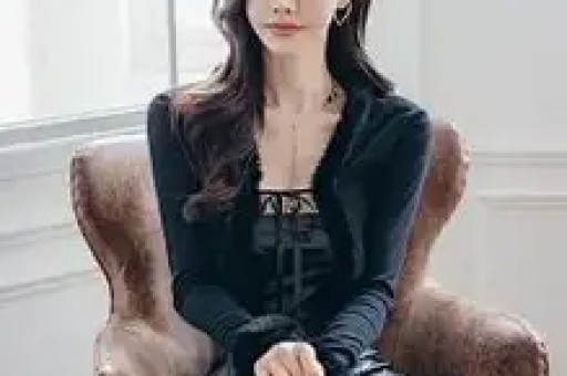 军官给女特务授课竟趁机大发女特务惨了