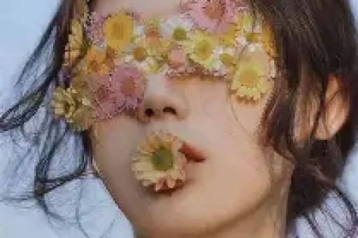这个坚强面对绝症的少女形象不仅让
